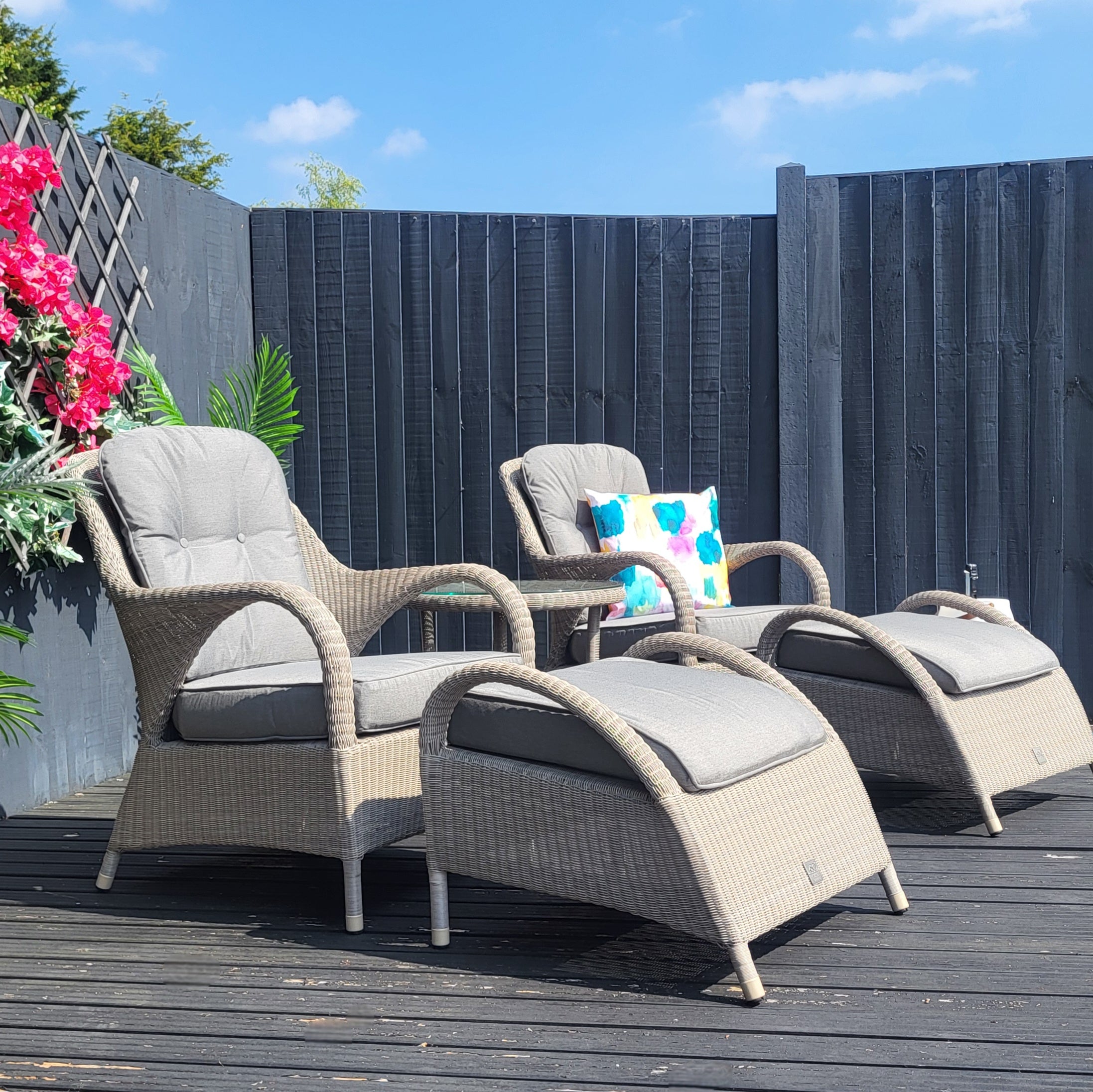 Sussex Outdoor Relaxer Bistro Set by 4 Seasons Outdoor