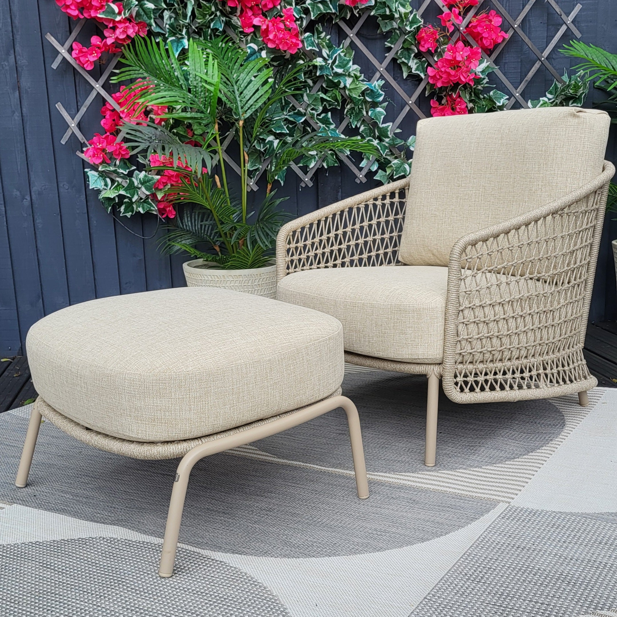 Puccini Outdoor Stool by 4 Seasons Outdoor