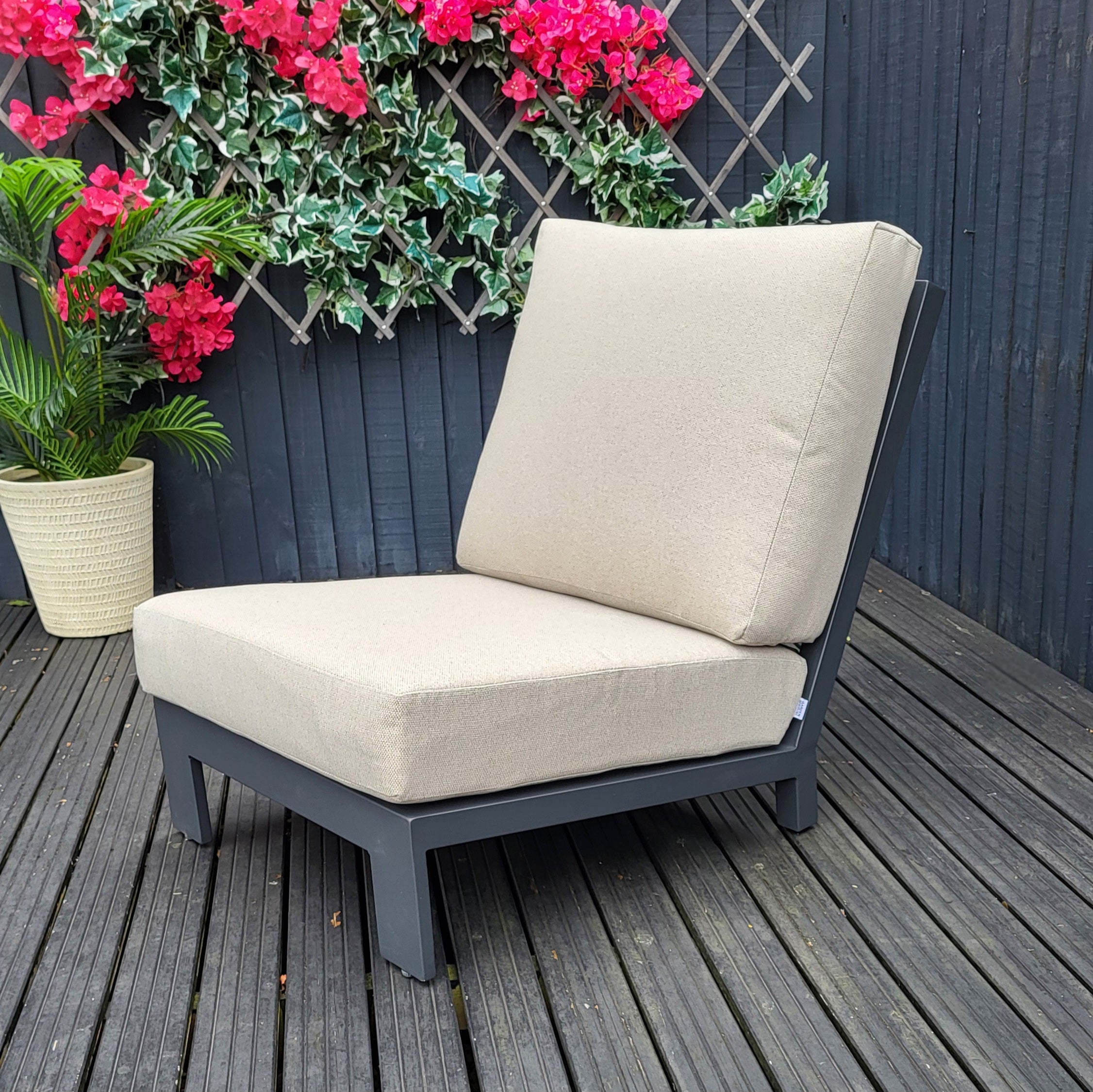 Lincoln Chair and Footstool | Garden Impressions