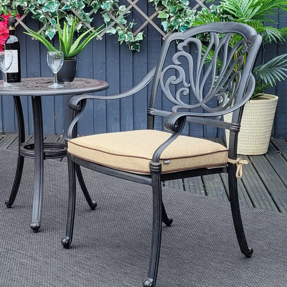 Bistro Set in Cast Aluminium - Amalfi By Hartman