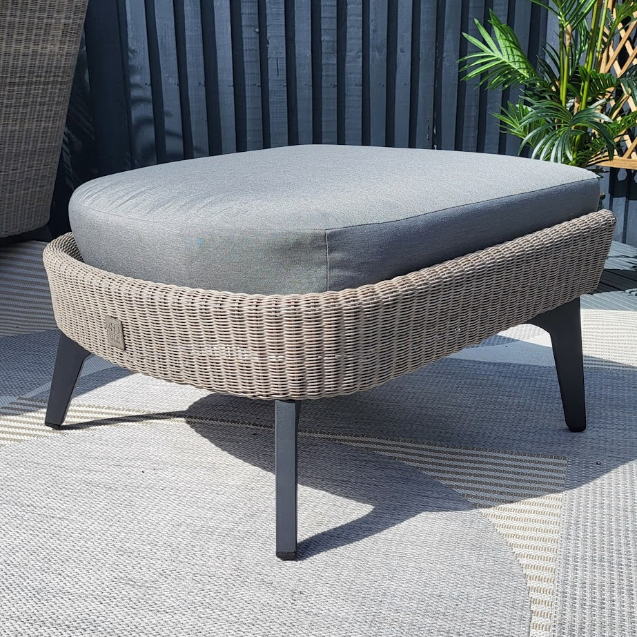 Luxor Living Chair & Footstool | 4 Seasons Outdoor