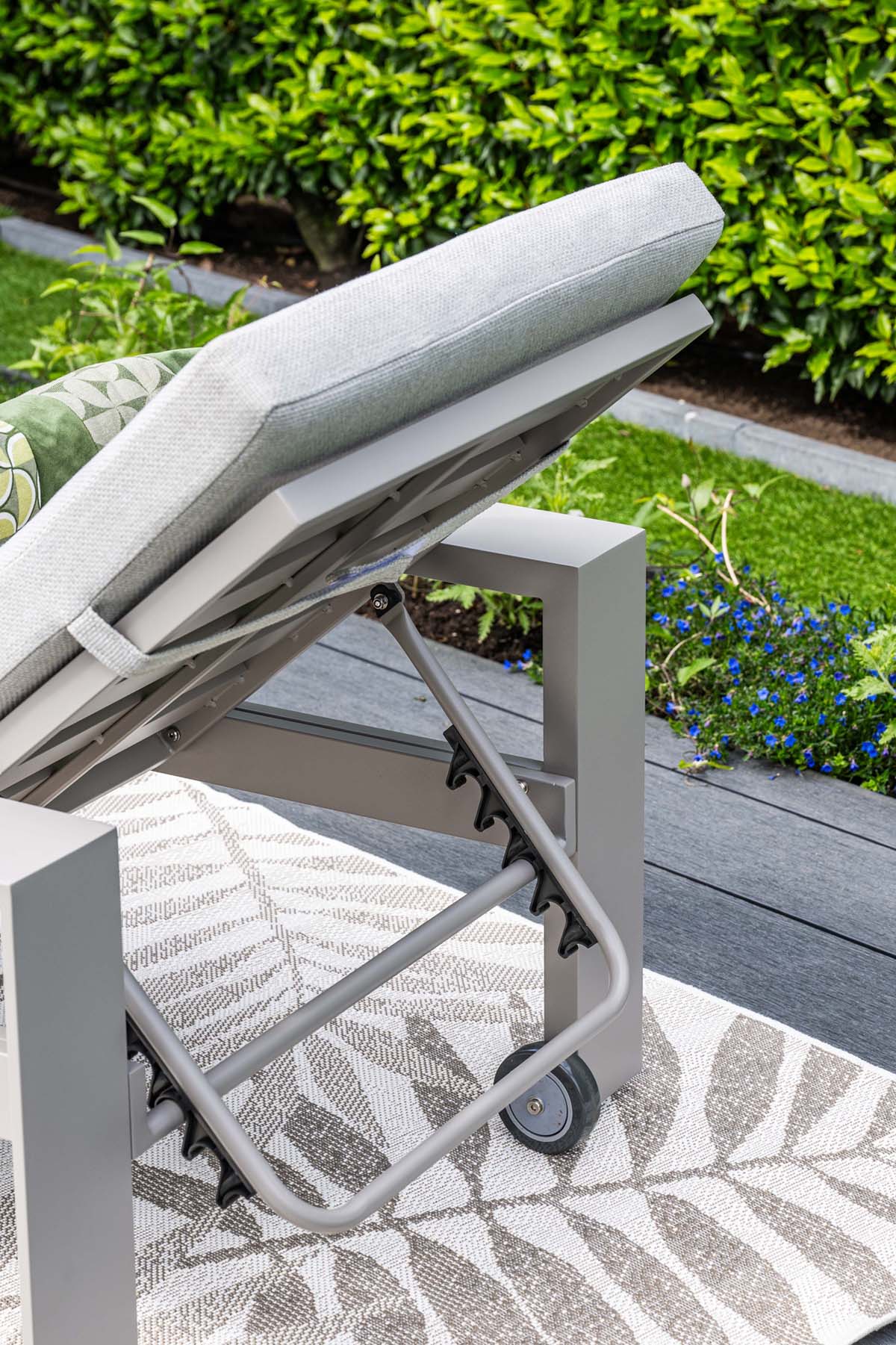 Levanto Sunlounger | Garden Impressions