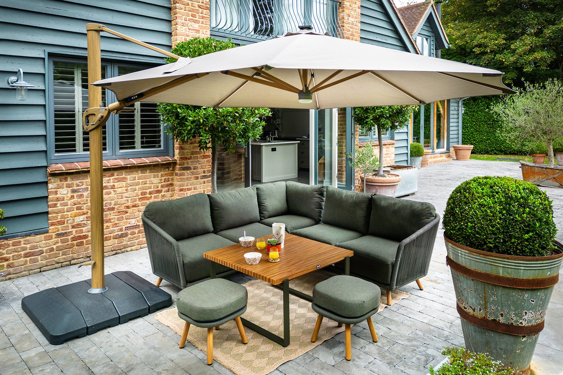 Outdoor Square Casual Corner Set with Seychelles Cantilever - Eden By Hartman