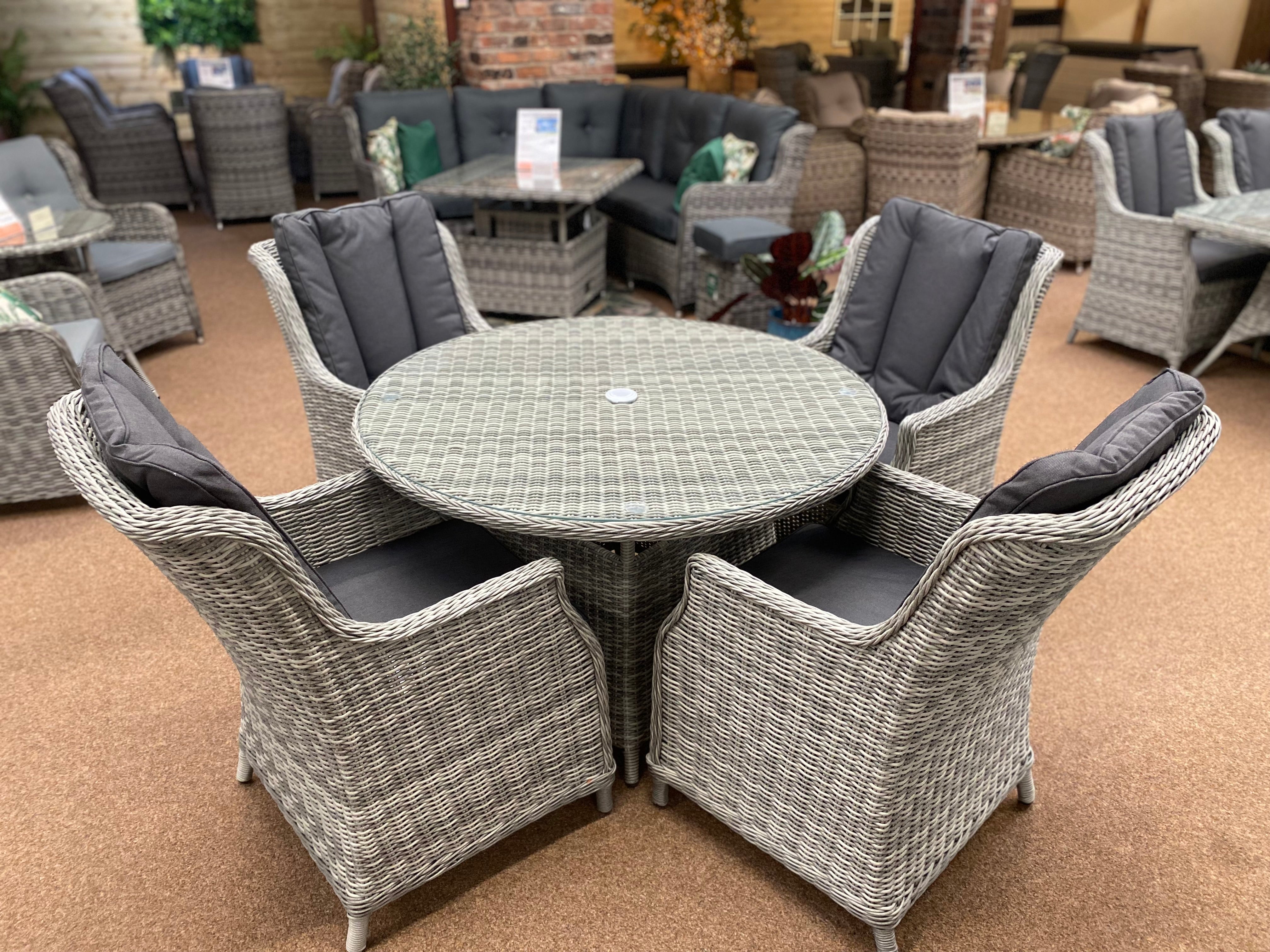 Outdoor 4 Seat Dining Set  in Grey - Club by Harbo