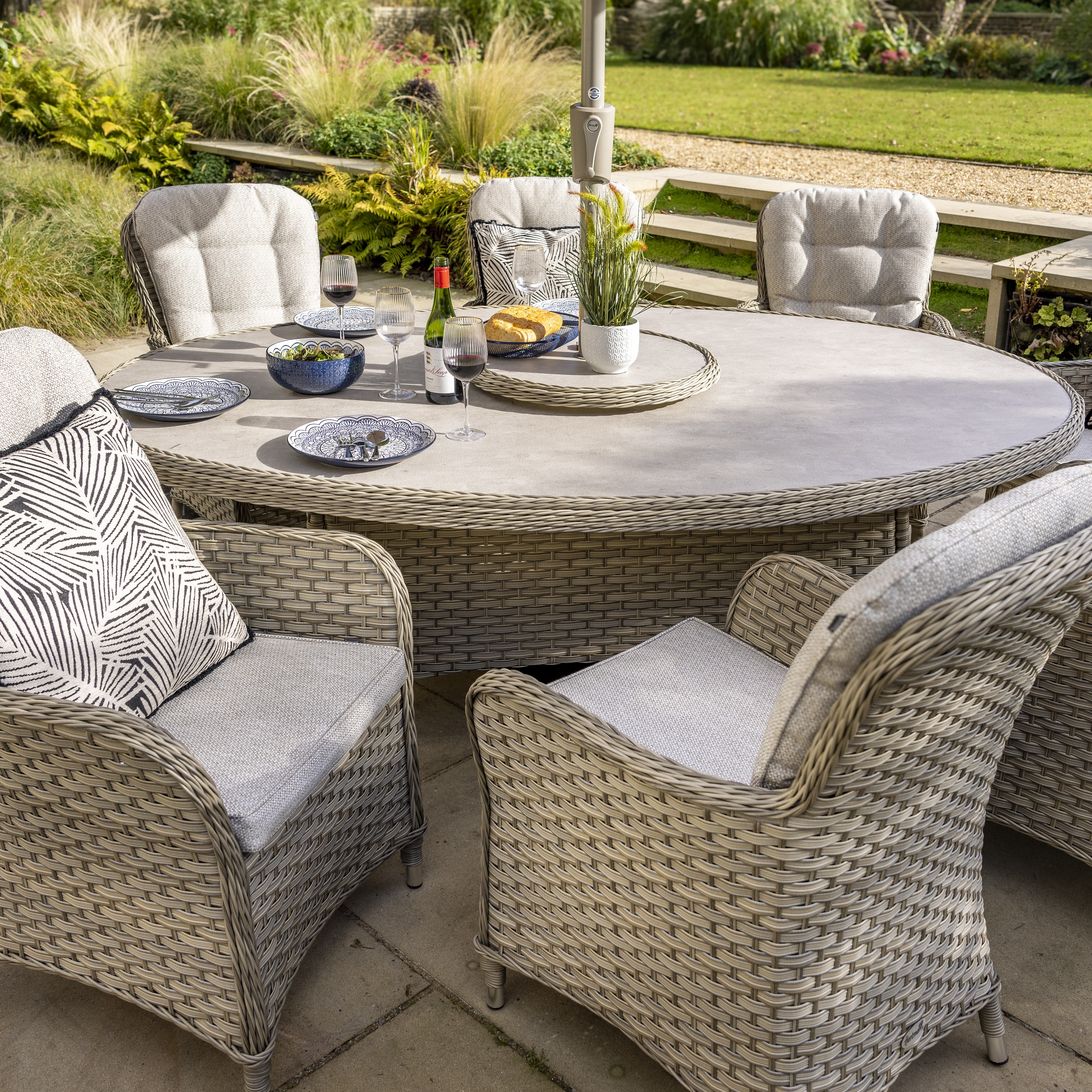 Outdoor 8 Seat Elliptical Dining Set - Eton By Hartman