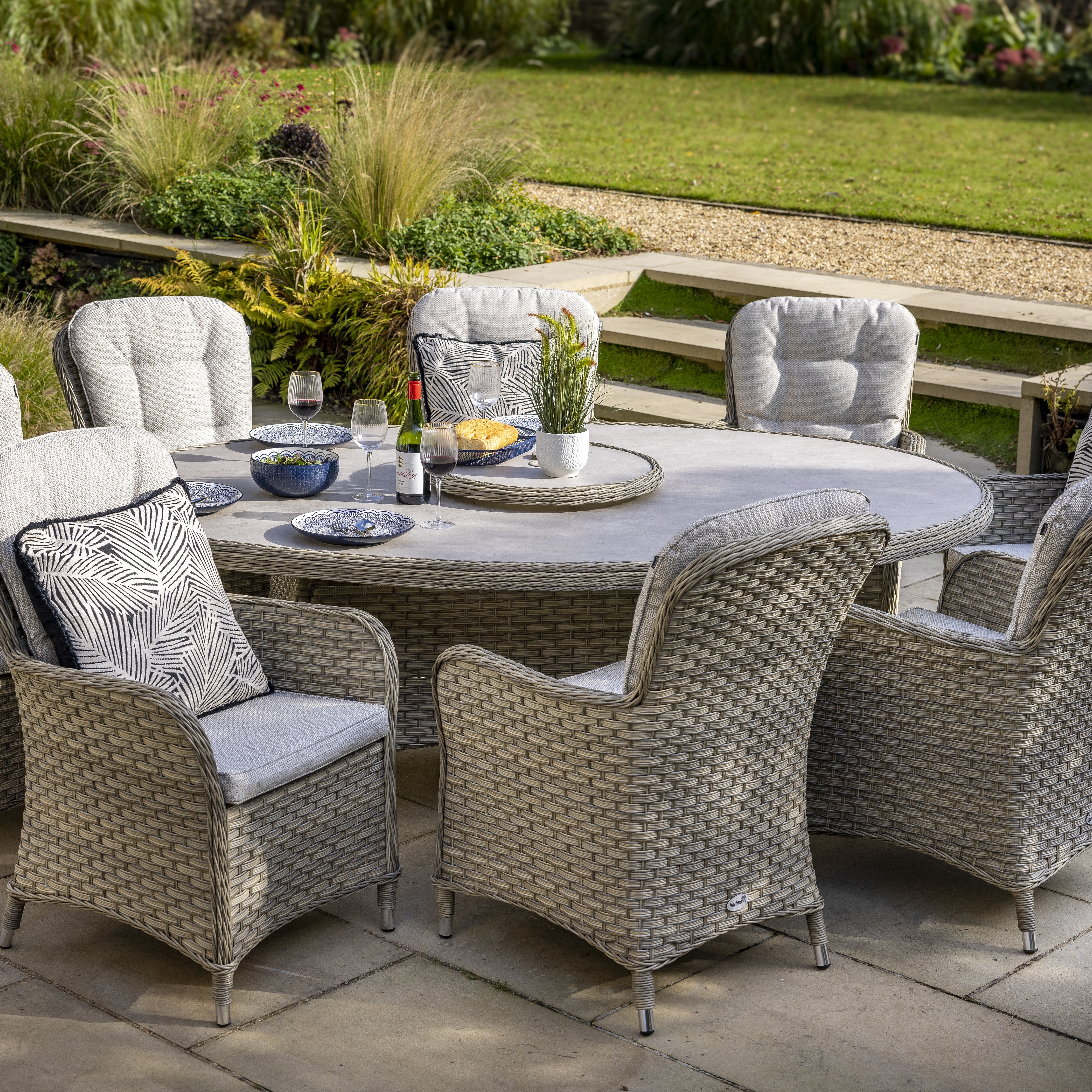 Outdoor 8 Seat Elliptical Dining Set - Eton By Hartman