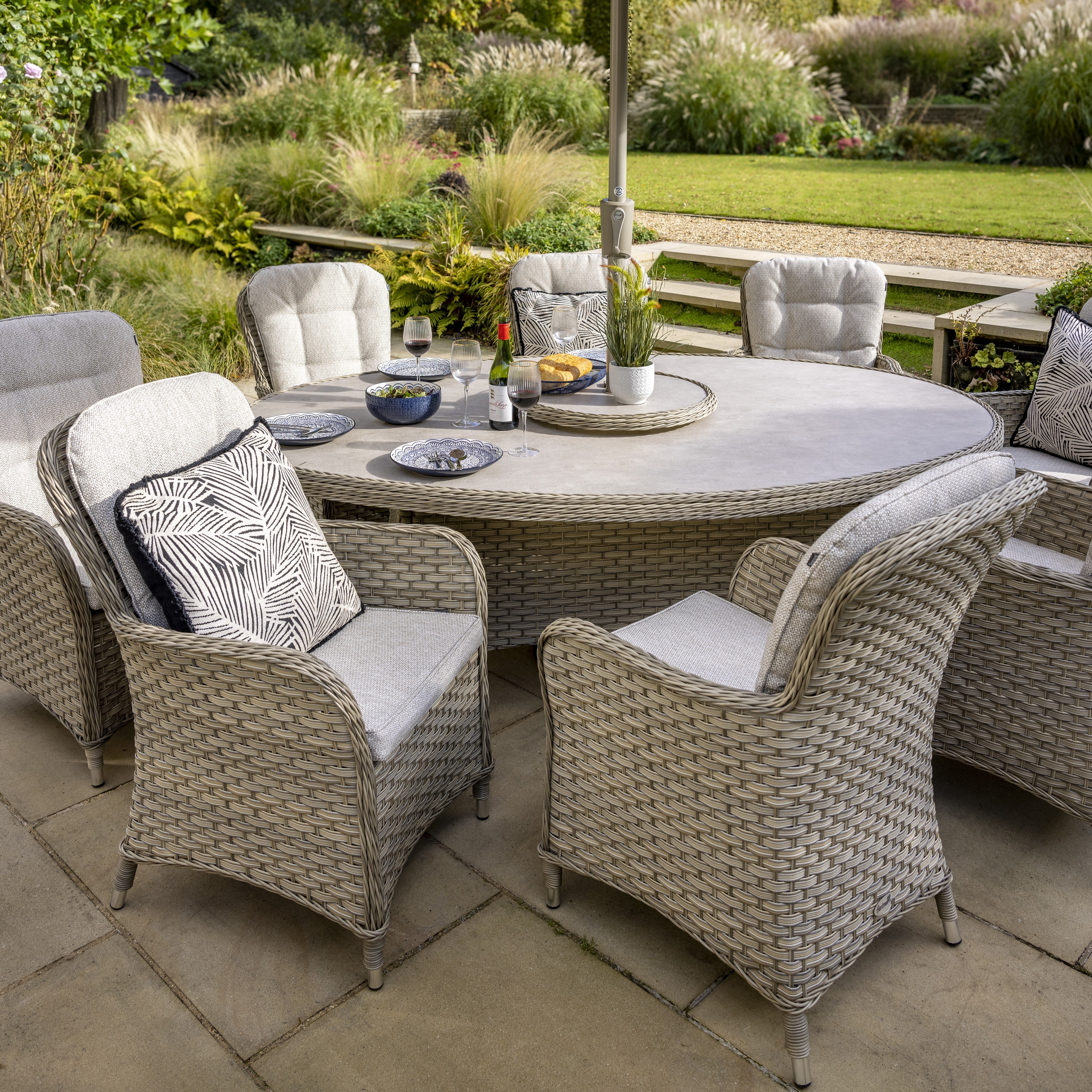 Outdoor 8 Seat Elliptical Dining Set - Eton By Hartman