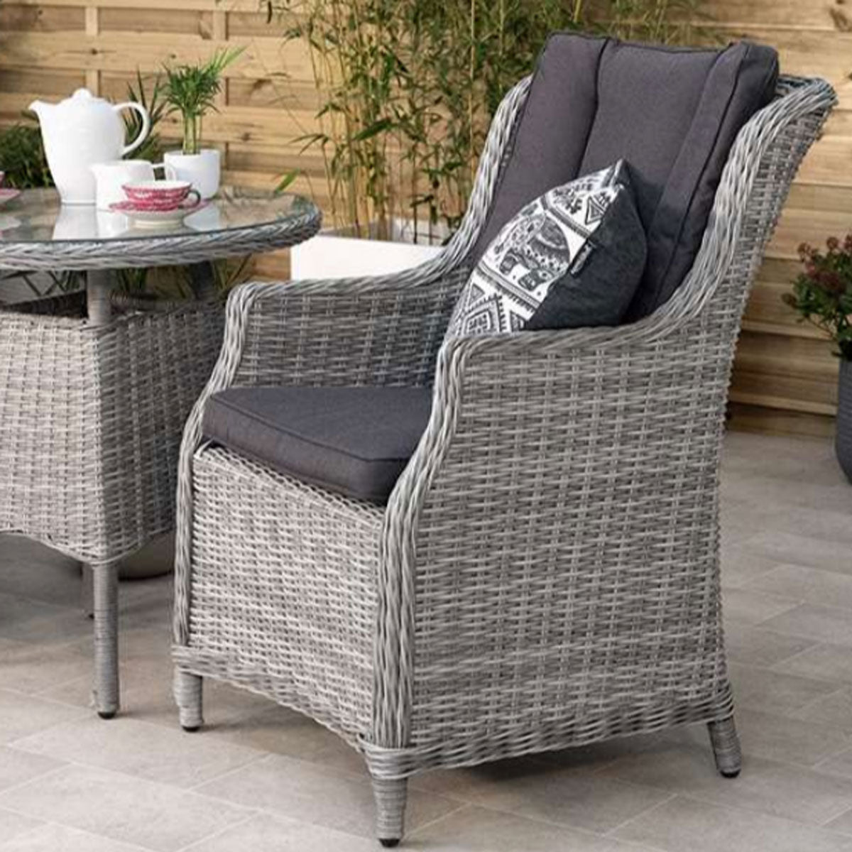 Outdoor 4 Seat Dining Set  in Grey - Club by Harbo