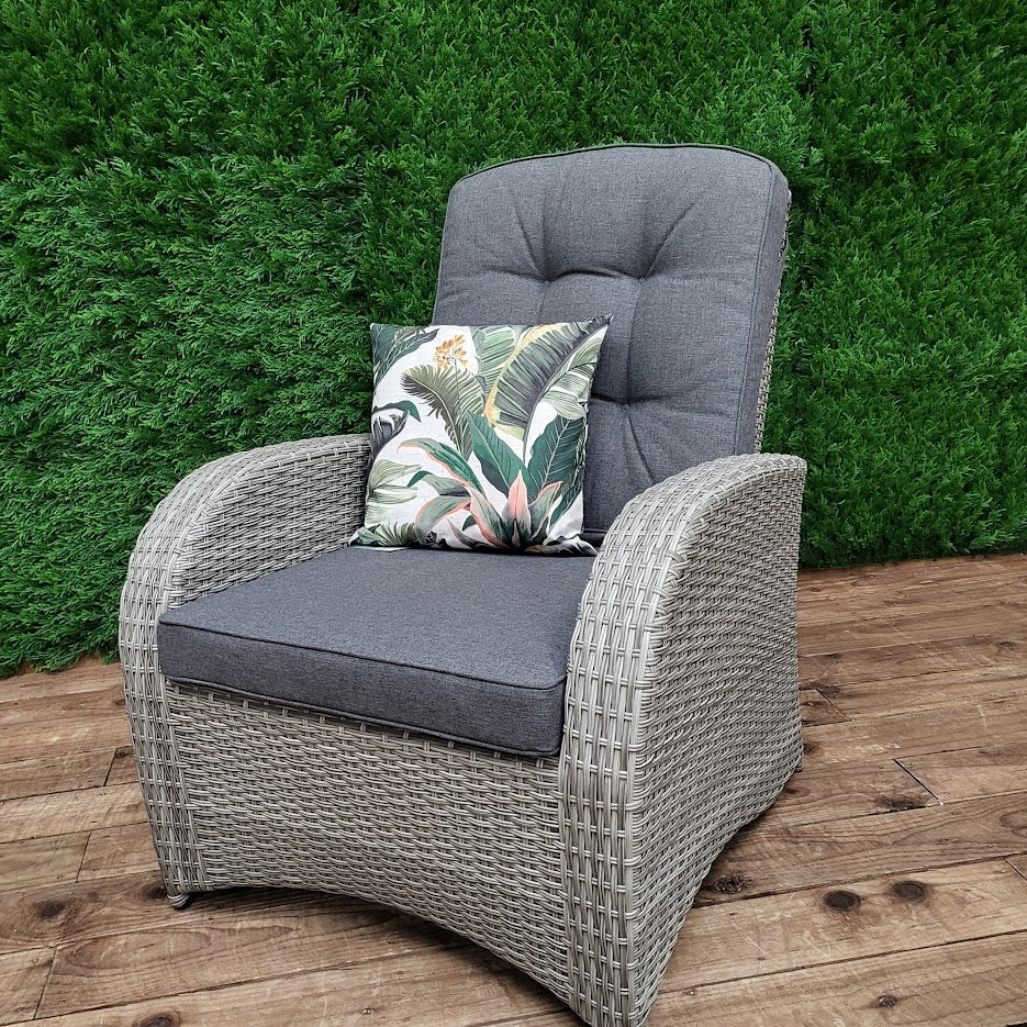 Bowness Reclining Outdoor Chair Grey | Vila