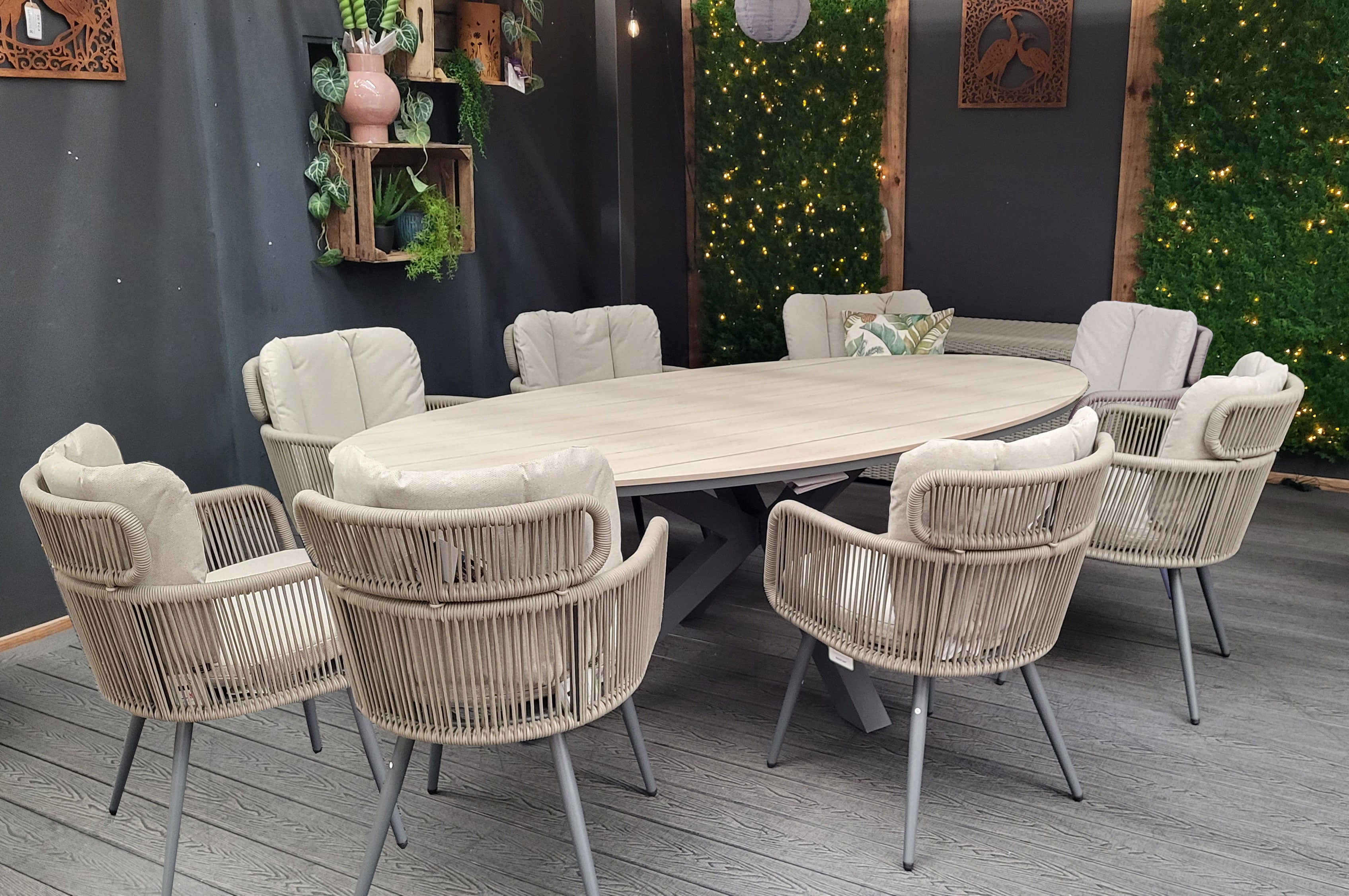 Edison 8 Seat Dining Set | Garden Impressions